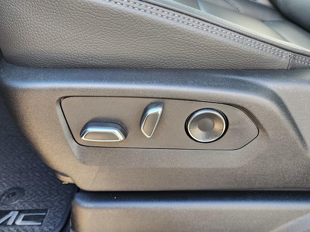 new 2025 GMC Yukon XL car, priced at $86,160
