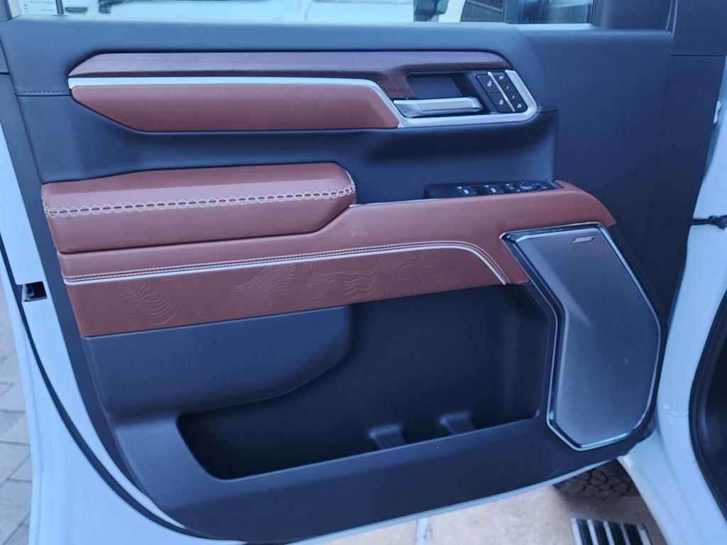 new 2026 GMC Sierra 2500 car, priced at $92,335