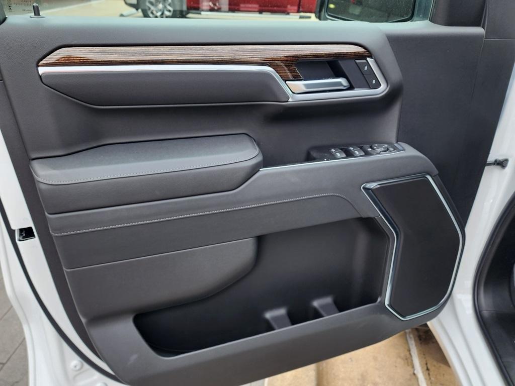 new 2025 GMC Sierra 1500 car, priced at $45,245
