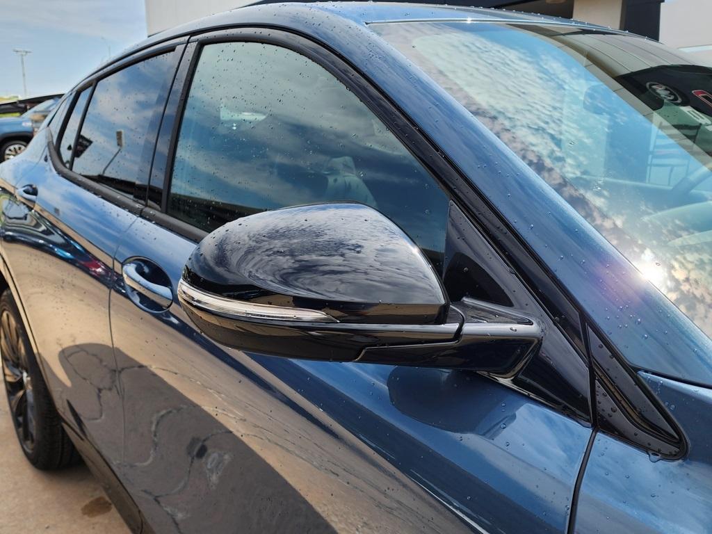 new 2025 Buick Envista car, priced at $28,265
