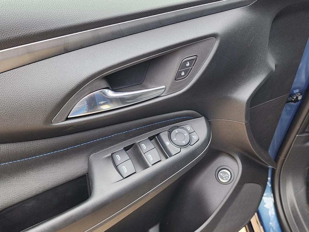 new 2025 Buick Envista car, priced at $28,265