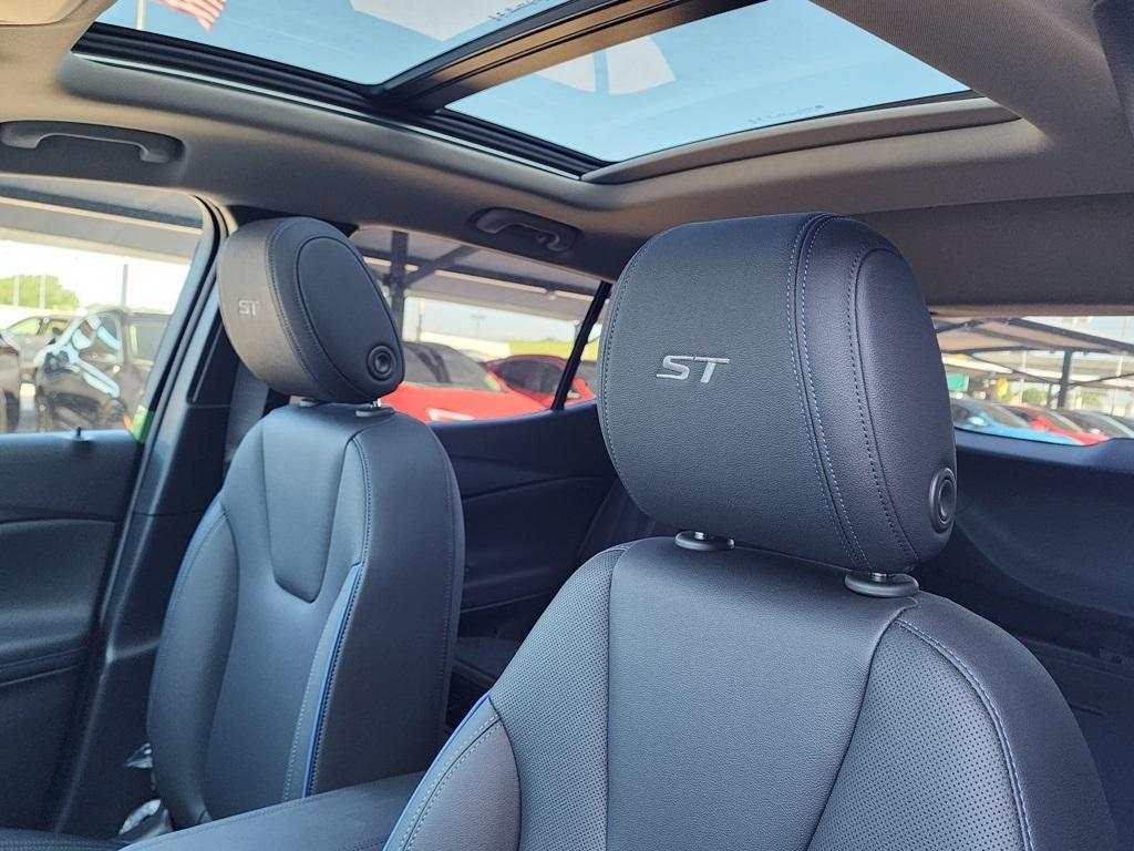 new 2026 Buick Encore GX car, priced at $27,775