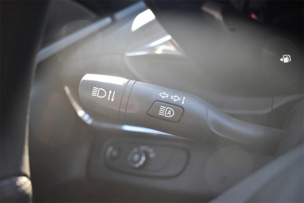 new 2025 Buick Envista car, priced at $24,590