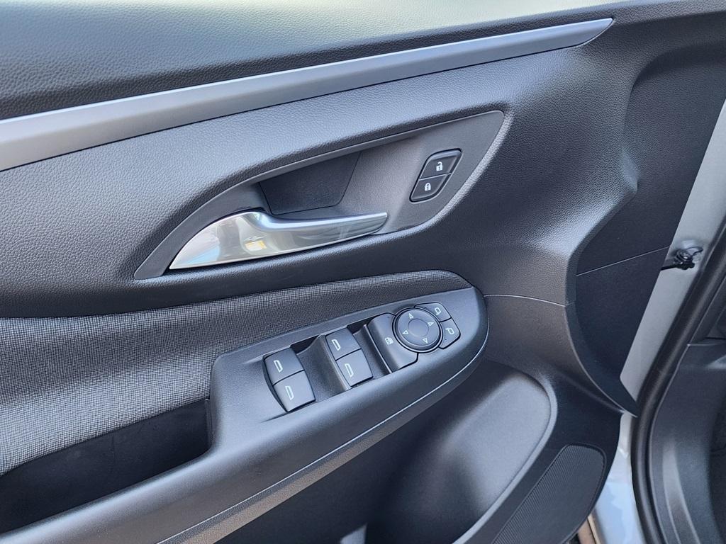 new 2025 Buick Envista car, priced at $23,185
