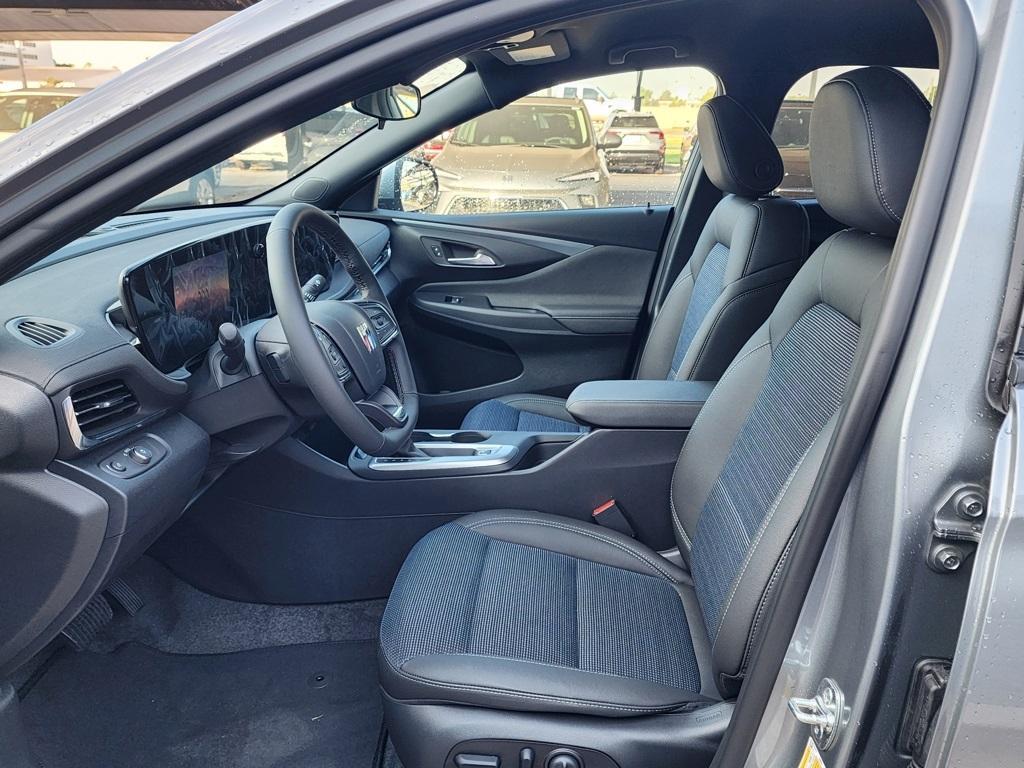 new 2025 Buick Envista car, priced at $23,185