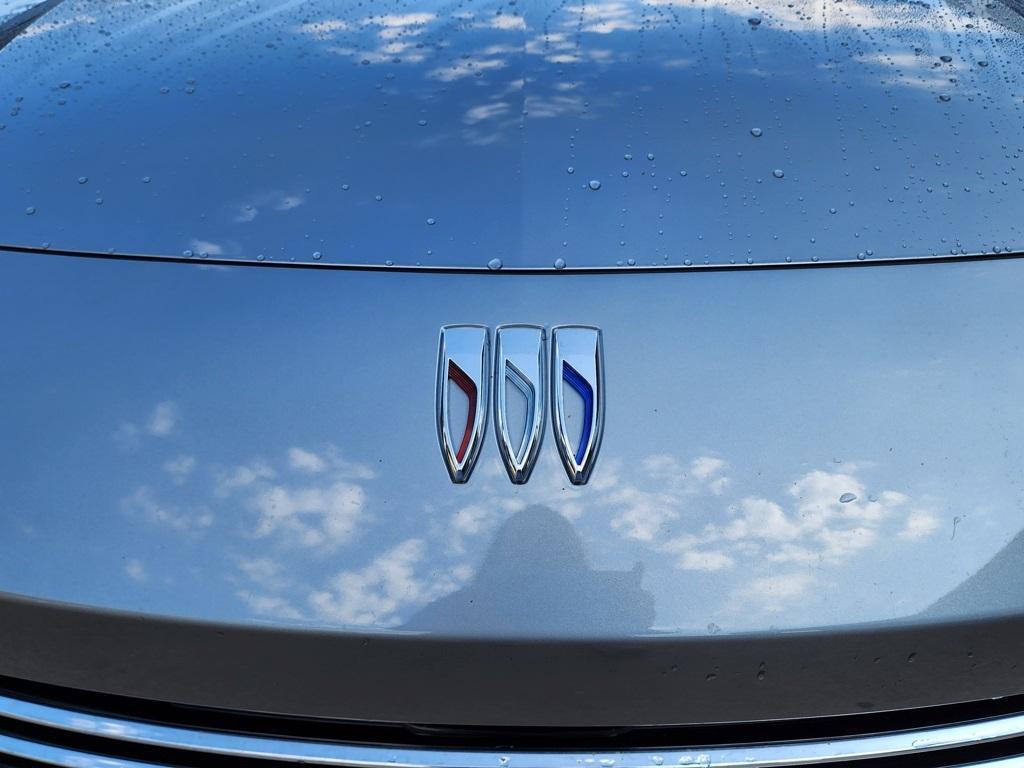 new 2025 Buick Envista car, priced at $23,185