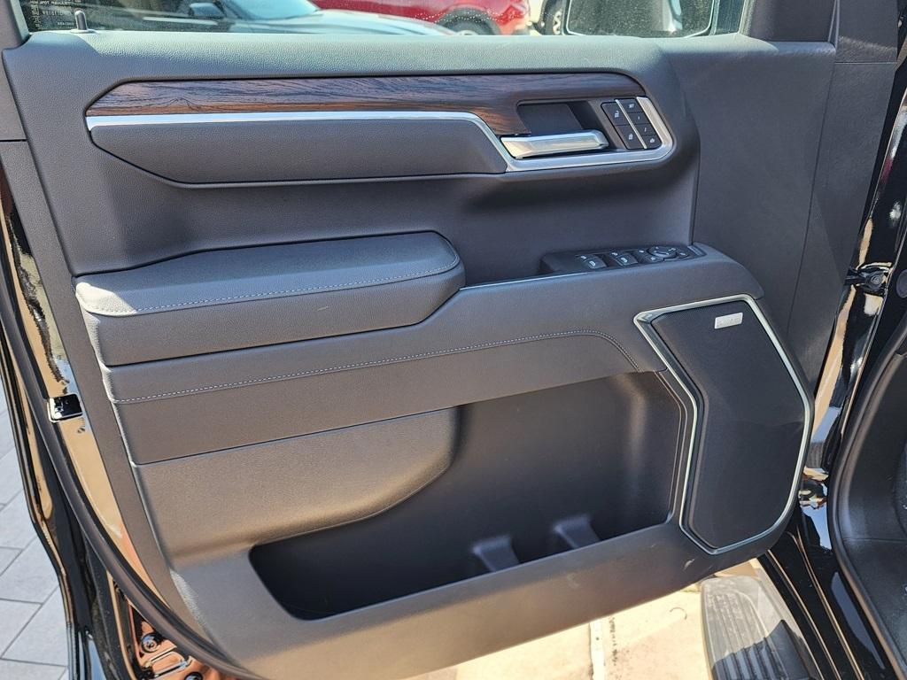 new 2025 GMC Sierra 1500 car, priced at $56,725