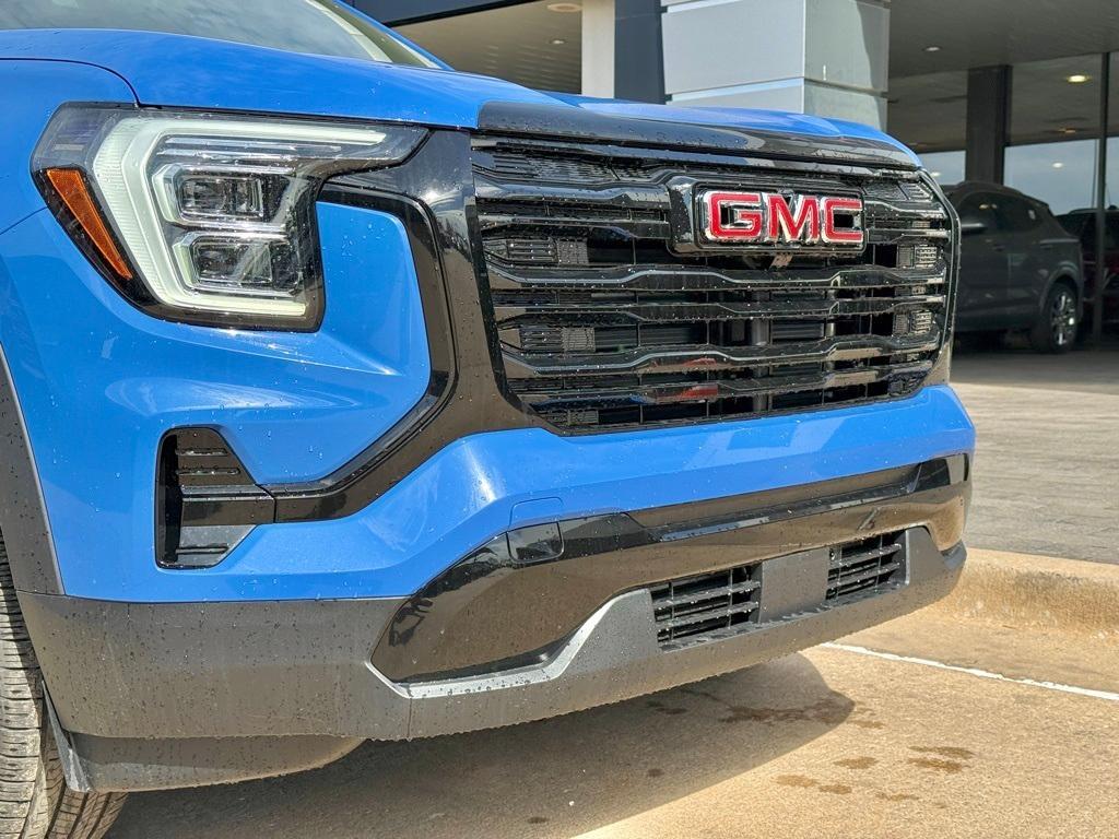 new 2025 GMC Terrain car, priced at $33,085
