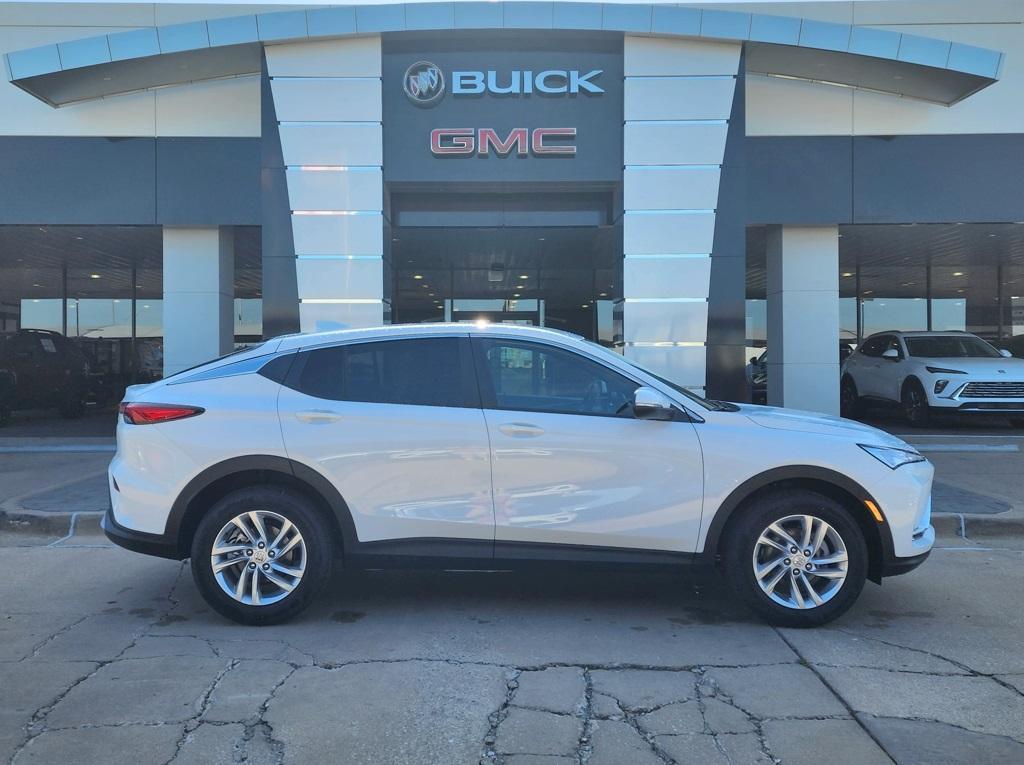 new 2025 Buick Envista car, priced at $23,890