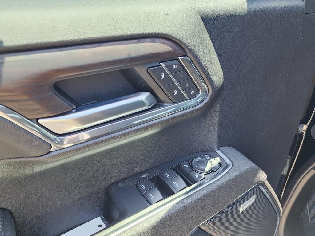 new 2025 GMC Sierra 1500 car, priced at $56,525