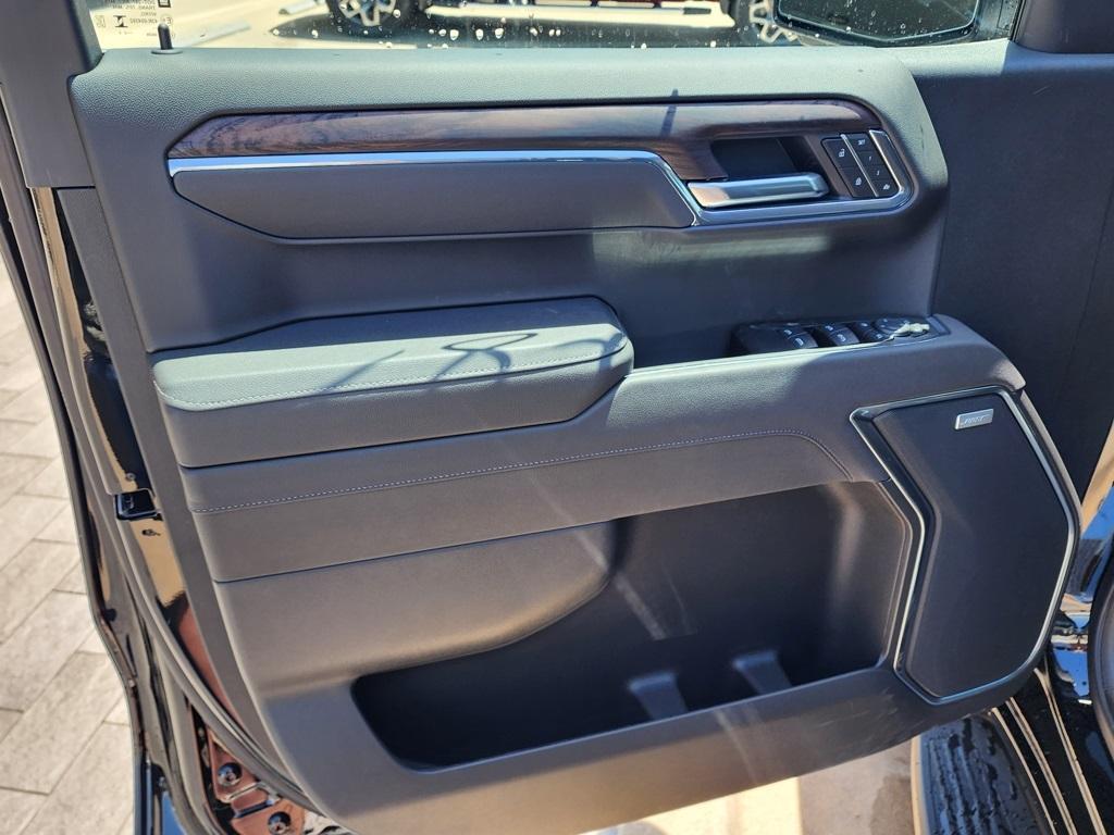 new 2025 GMC Sierra 1500 car, priced at $56,525