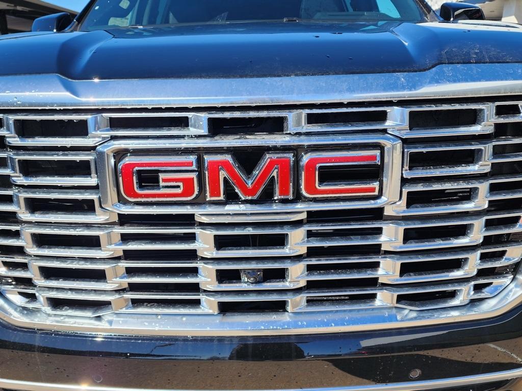 new 2025 GMC Yukon XL car, priced at $85,560