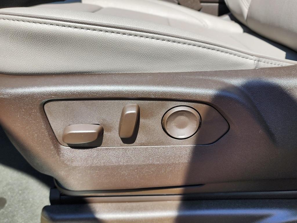 new 2025 GMC Yukon XL car, priced at $77,770