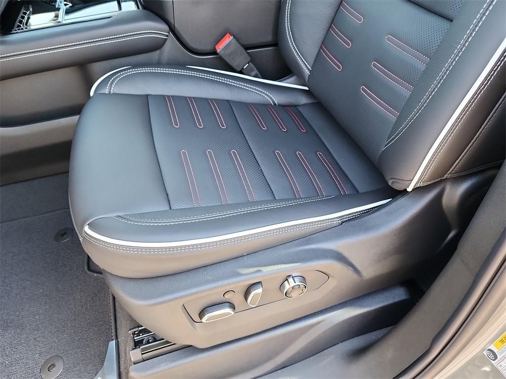 new 2025 GMC Yukon XL car, priced at $96,590