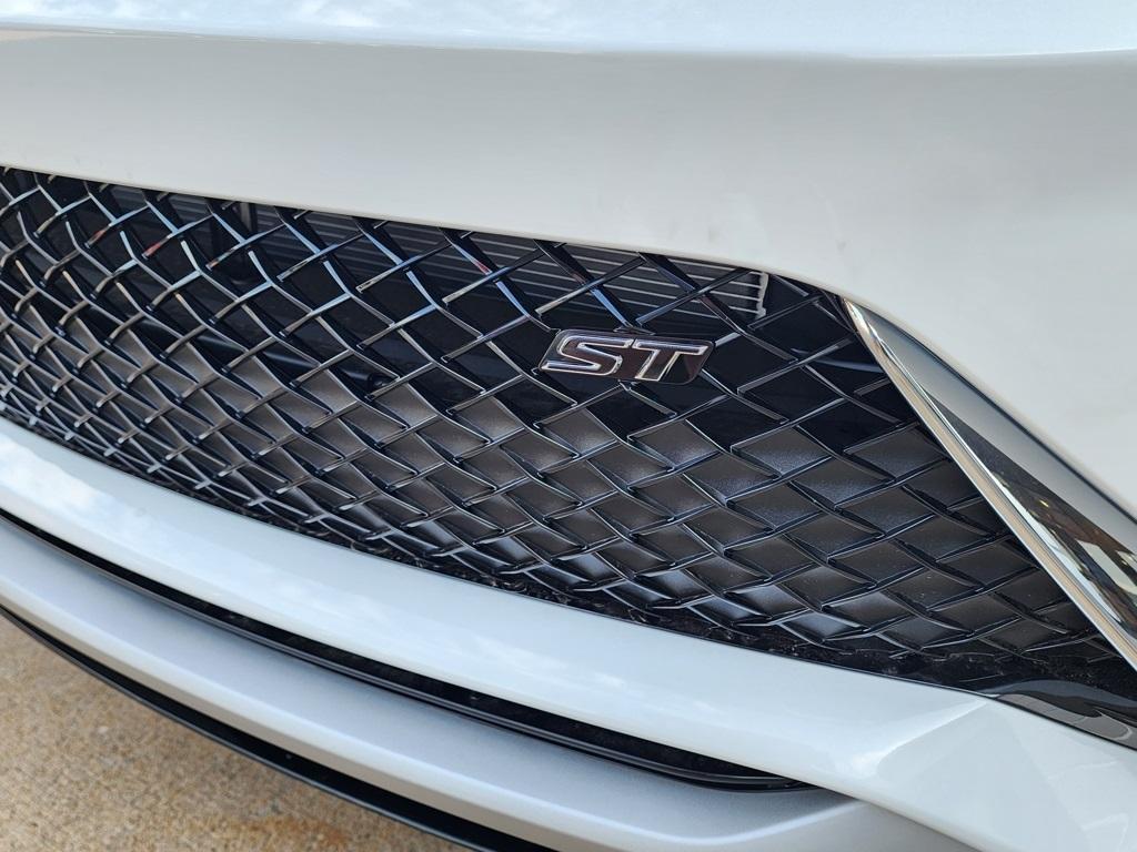 new 2025 Buick Envista car, priced at $28,770