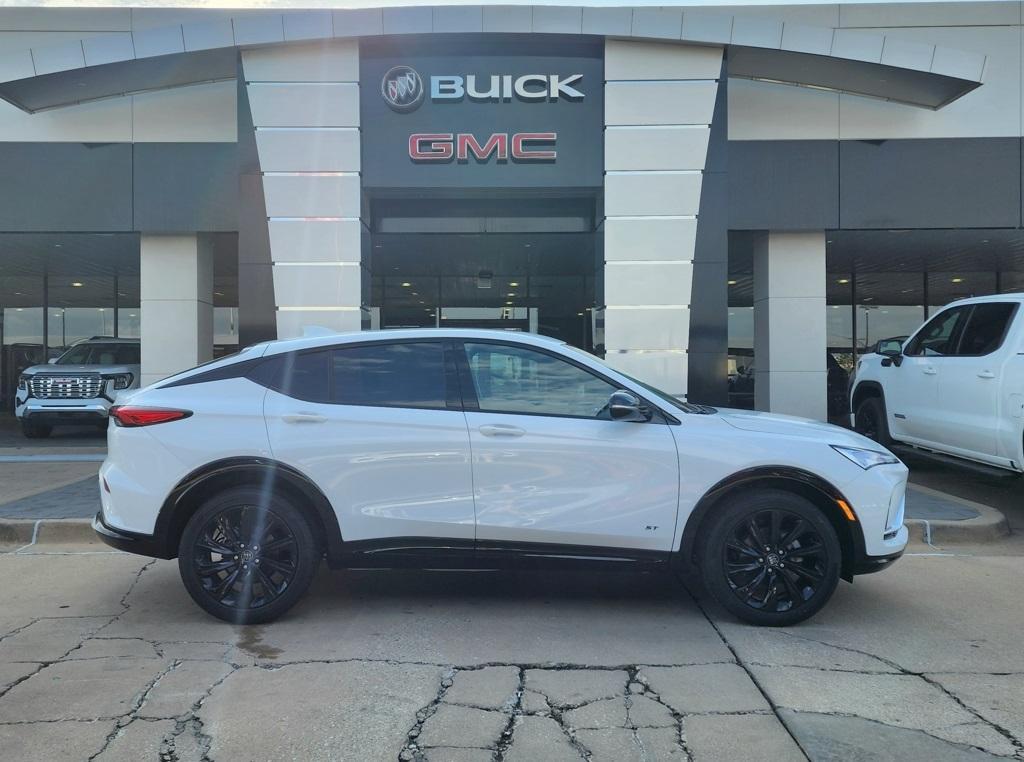 new 2025 Buick Envista car, priced at $28,770