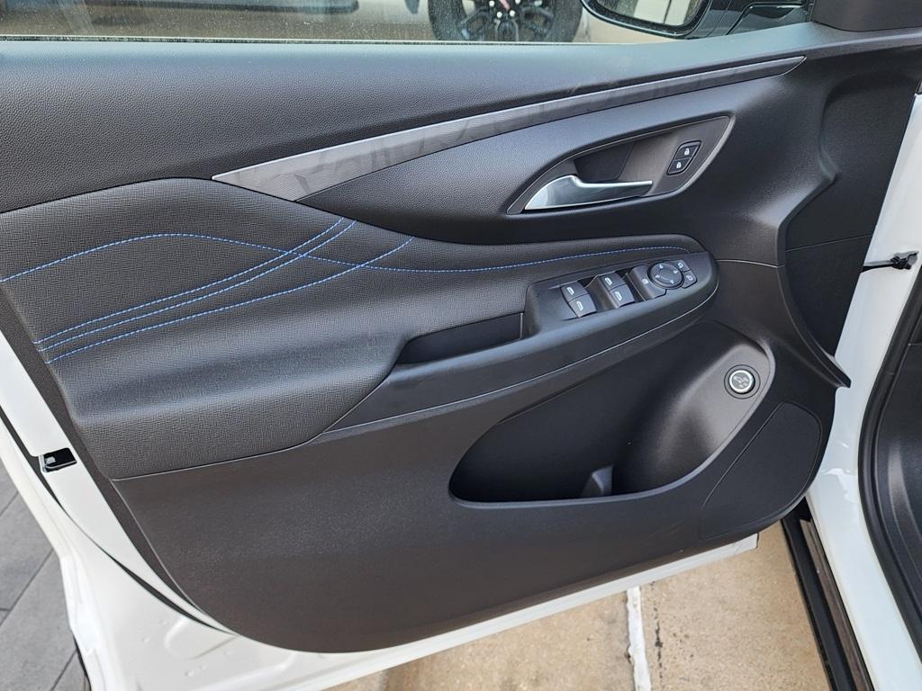 new 2025 Buick Envista car, priced at $28,770