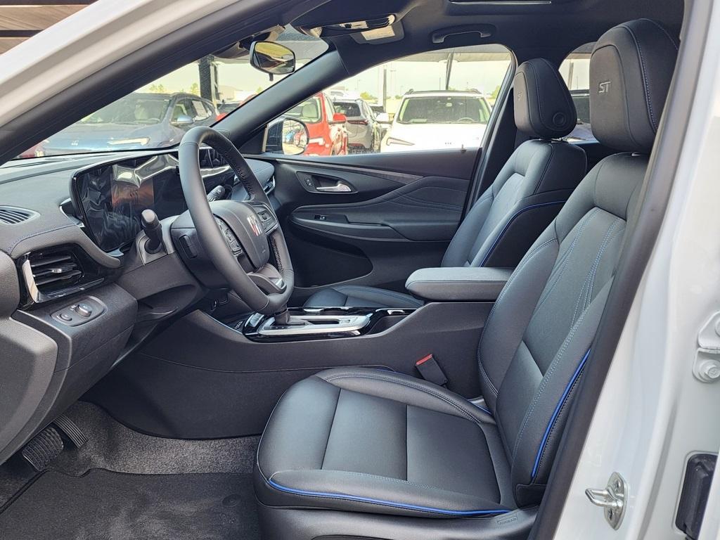 new 2025 Buick Envista car, priced at $28,770