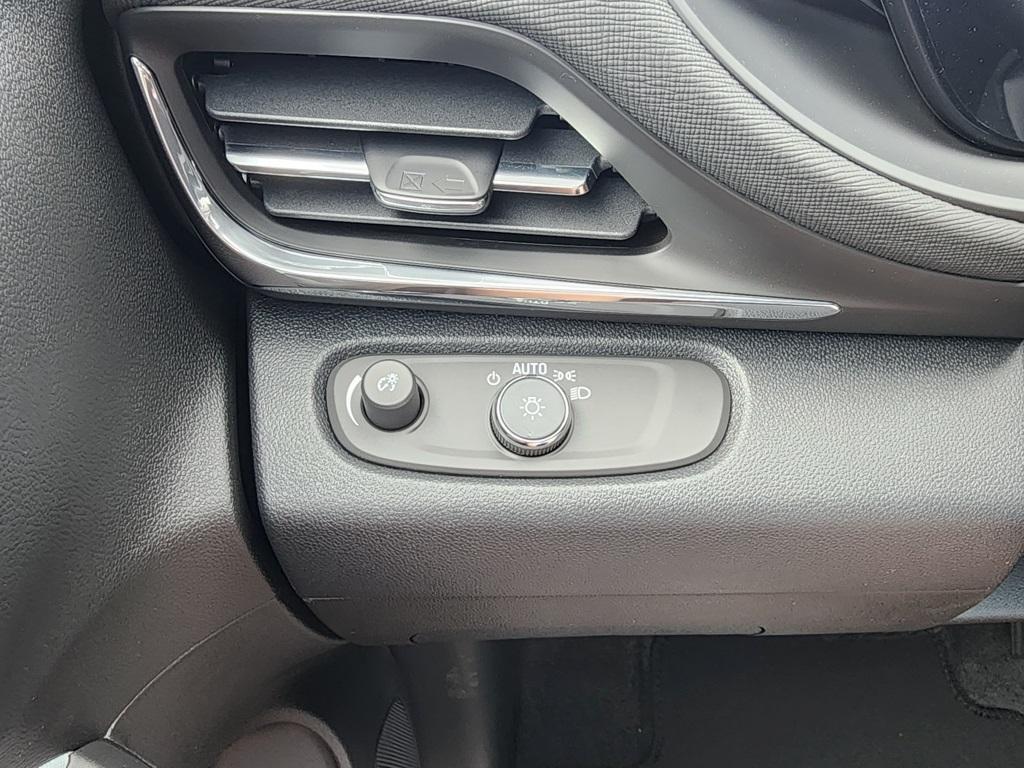 new 2025 Buick Envista car, priced at $24,690