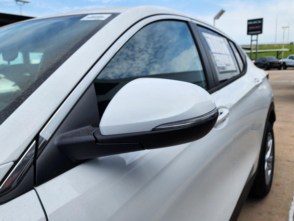 new 2025 Buick Envista car, priced at $24,690