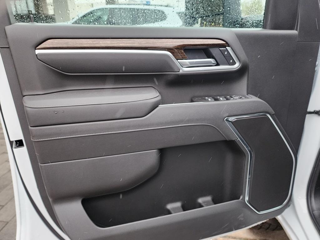 new 2026 GMC Sierra 2500 car, priced at $58,925