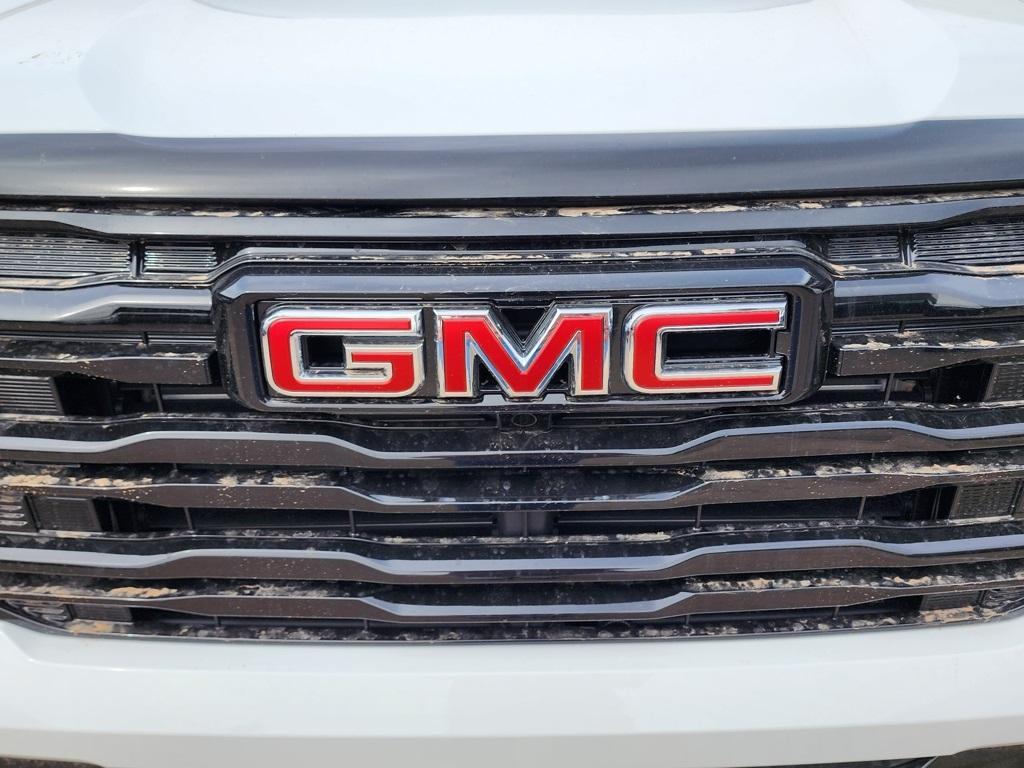 new 2025 GMC Terrain car, priced at $33,085