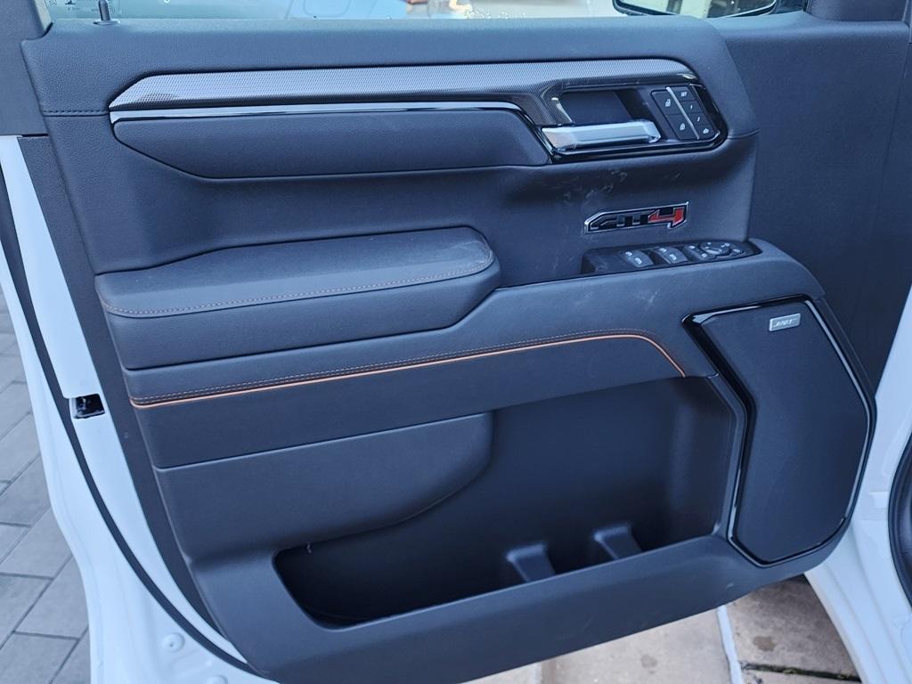new 2025 GMC Sierra 1500 car, priced at $69,300
