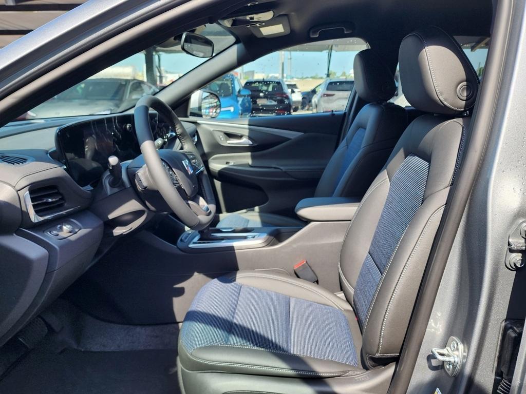 new 2025 Buick Envista car, priced at $25,185