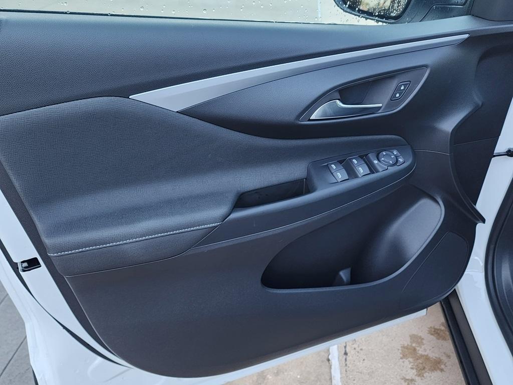 new 2025 Buick Envista car, priced at $24,690