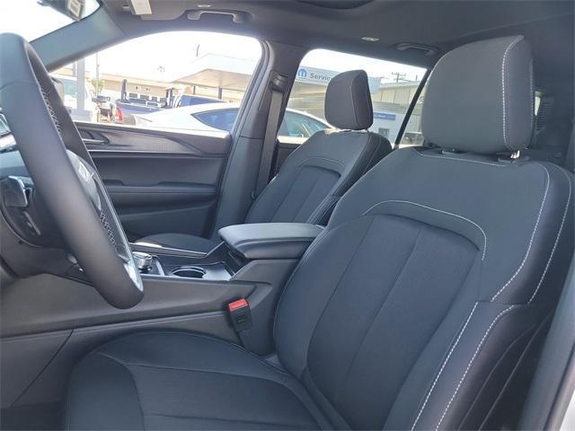 new 2025 Jeep Grand Cherokee L car, priced at $33,677