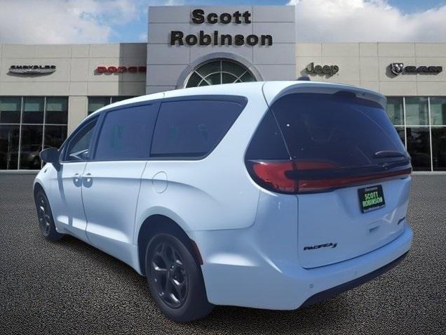 new 2023 Chrysler Pacifica Hybrid car, priced at $47,335