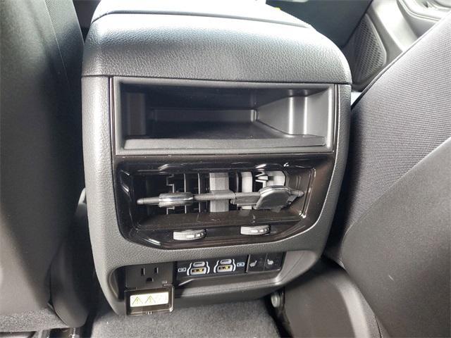 new 2025 Jeep Grand Cherokee car, priced at $52,160