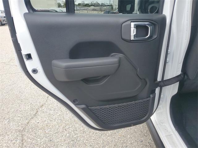 new 2025 Jeep Wrangler car, priced at $54,553
