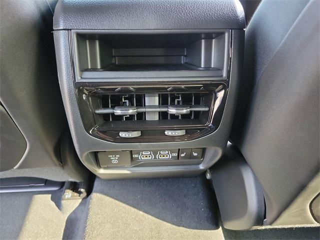 new 2025 Jeep Grand Cherokee car, priced at $46,957