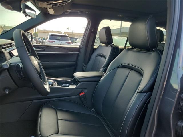 new 2025 Jeep Grand Cherokee car, priced at $46,957