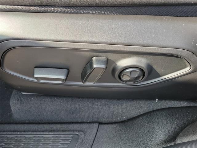 new 2025 Jeep Grand Cherokee car, priced at $43,952