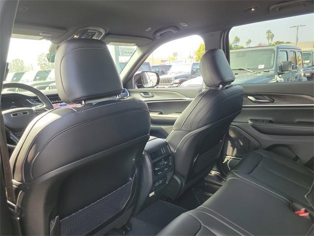 new 2025 Jeep Grand Cherokee car, priced at $43,952