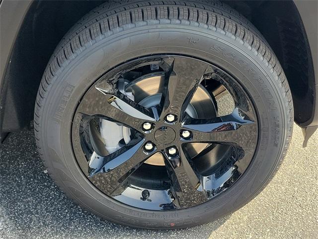 new 2025 Jeep Grand Cherokee car, priced at $43,952