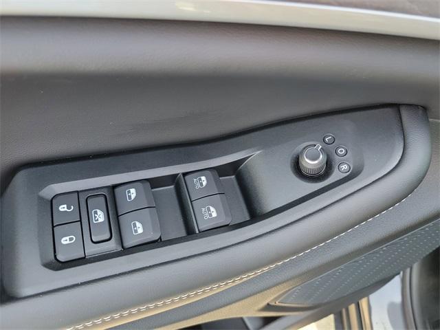 new 2025 Jeep Grand Cherokee car, priced at $43,952