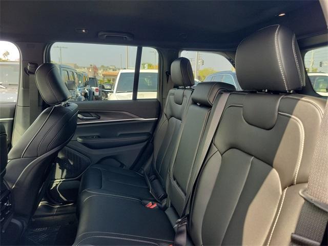 new 2025 Jeep Grand Cherokee car, priced at $43,952