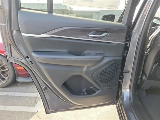 new 2025 Jeep Grand Cherokee car, priced at $43,952