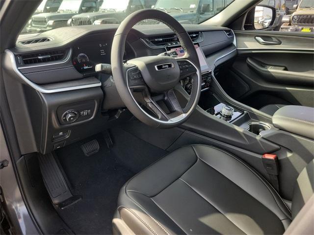 new 2025 Jeep Grand Cherokee car, priced at $43,952