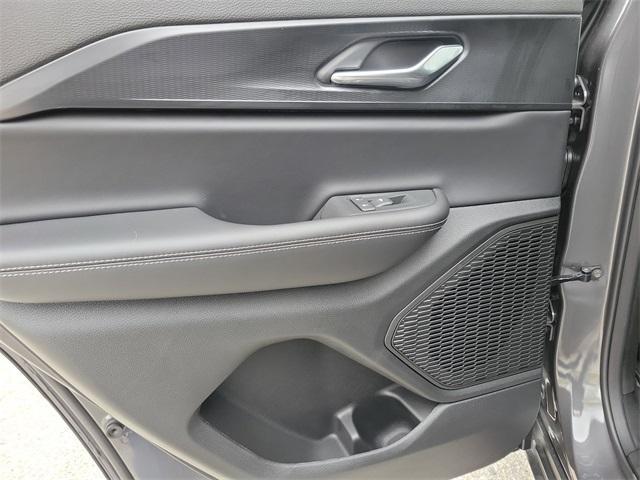 new 2025 Jeep Grand Cherokee car, priced at $34,856