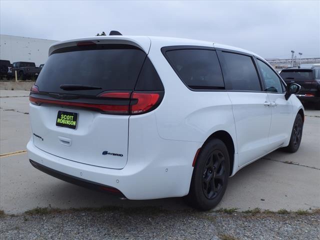 new 2023 Chrysler Pacifica Hybrid car, priced at $46,903