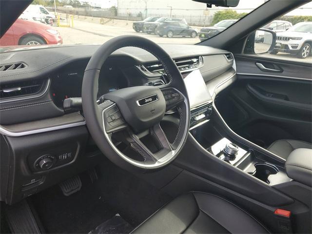 new 2025 Jeep Grand Cherokee car, priced at $52,160