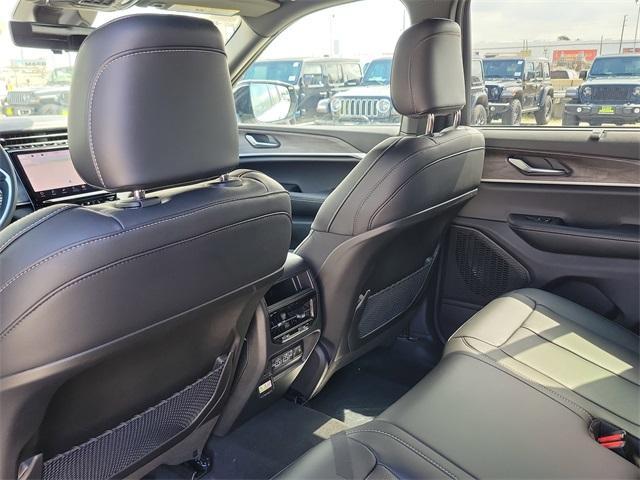 new 2025 Jeep Grand Cherokee car, priced at $51,565
