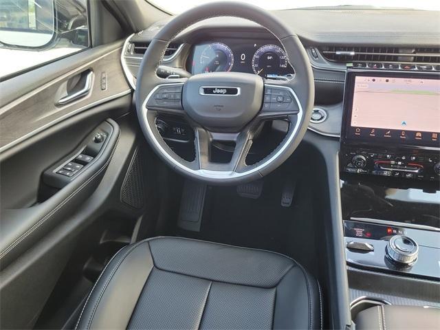 new 2025 Jeep Grand Cherokee car, priced at $51,565