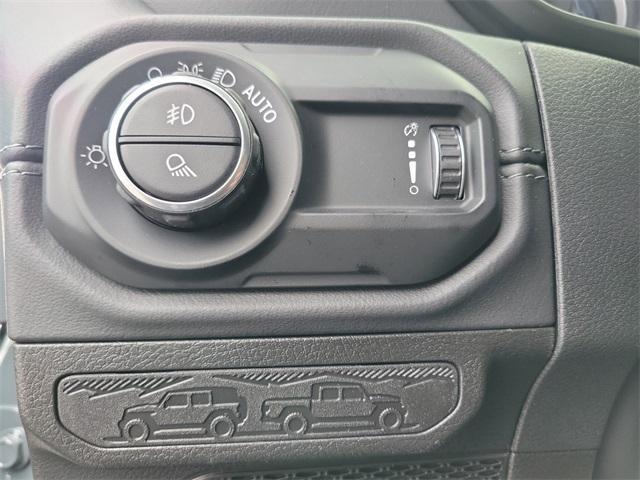 new 2025 Jeep Gladiator car, priced at $45,162