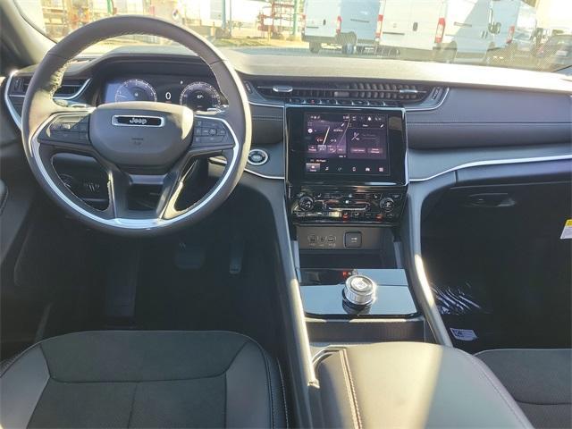 new 2025 Jeep Grand Cherokee car, priced at $41,288