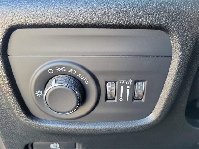 new 2025 Jeep Grand Cherokee car, priced at $41,288